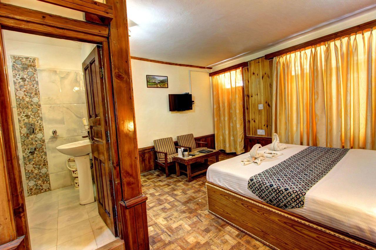Holiday Home International - Manali (Himachal Pradesh) — Photos 1